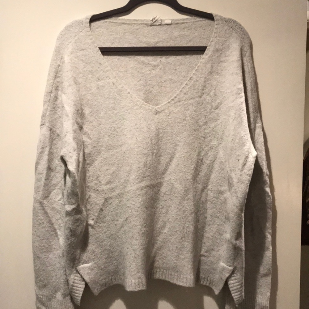 Gap light grey sweater
